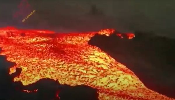 הר הגעש באיים הקנרים ממשיך בפעילותו / מדור בינלאומי מאת ישראל גלעד