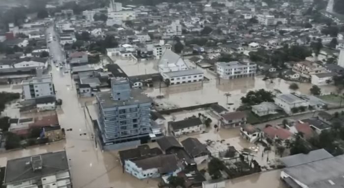 נזקי השיטפונות האחרונים בברזיל יגיעו לסך של 1.45 מיליארד דולר / ישראל גלעד