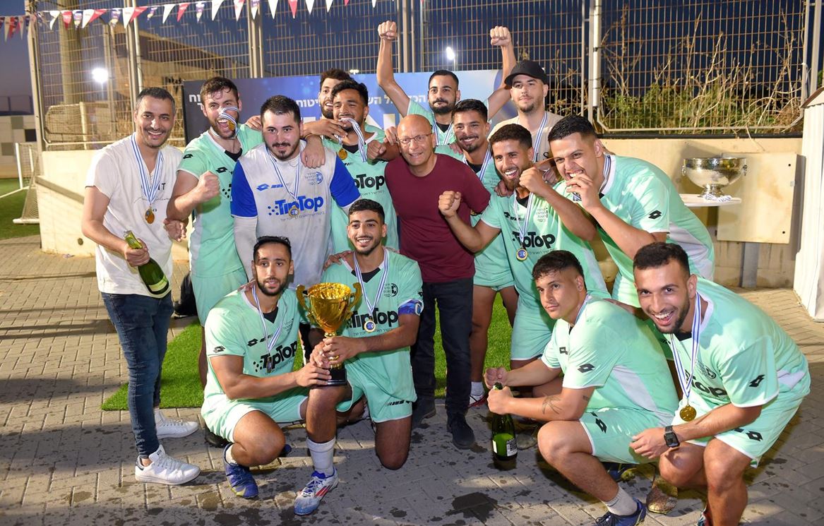 קבוצת מוקד רכב ניצחה בטורניר הכדורגל של ביטוח ישיר